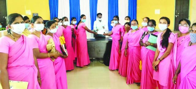 ಆಶಾ ಕಾರ್ಯಕರ್ತೆಯರಿಗೆ ಮಾಸಿಕ ಗೌರವಧನ ಖಾತರಿ ಪಡಿಸಬೇಕೆಂದು ಮನವಿ